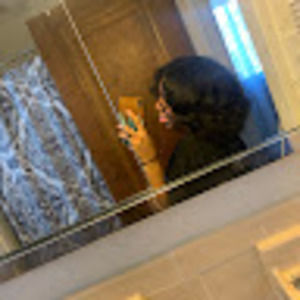 Meet your Posher, Khia